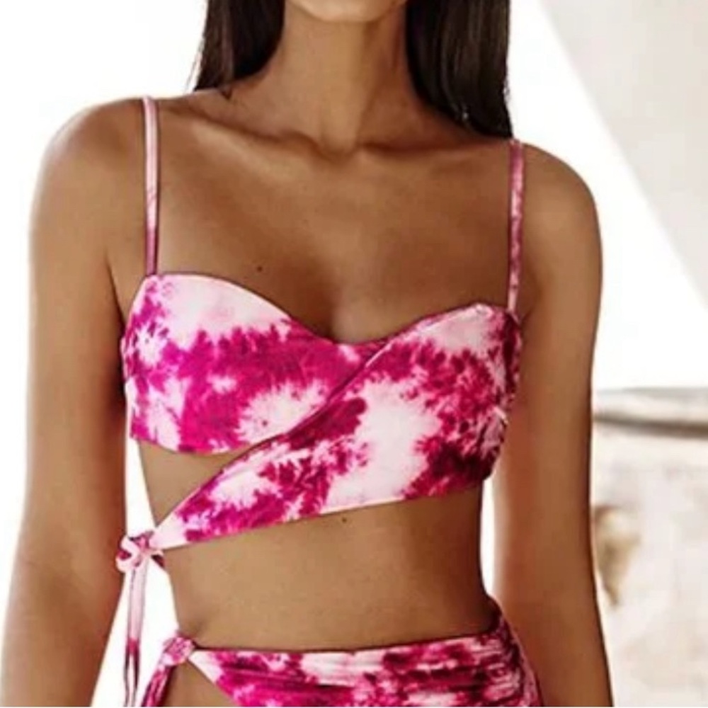 Beach Bunny Bikini Top L